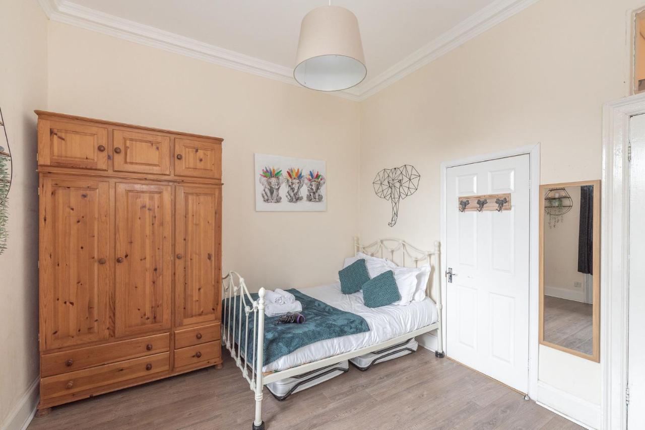 Spacious Ensuite Rooms In Edinburgh City Centre - Excellent Location Exterior photo